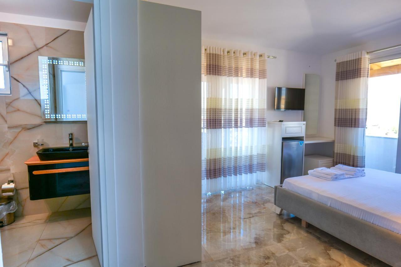 Three Islands Of Hotel